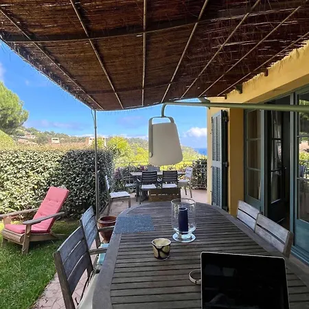 Style Colonial Le Rayol-Canadel-sur-Mer