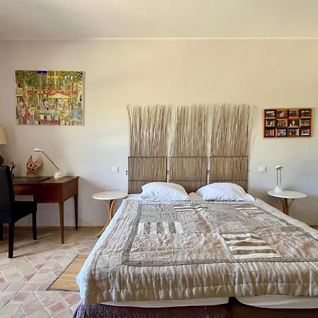 Villa Style Colonial *