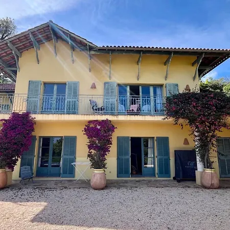 Style Colonial * Le Rayol-Canadel-sur-Mer